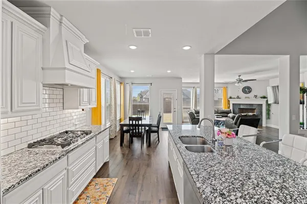 $3,600 | 612 Navo Road, Little Elm, TX 75068