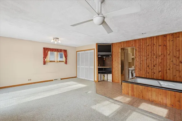 $450,000 | 11333 72nd Street, Burr Ridge, IL 60527