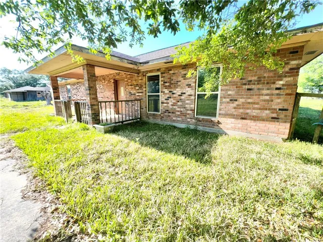 $500,000 | 30900 Highway 1064, Tickfaw, LA 70466