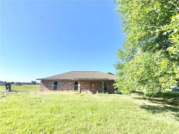 $500,000 | 30900 Highway 1064, Tickfaw, LA 70466