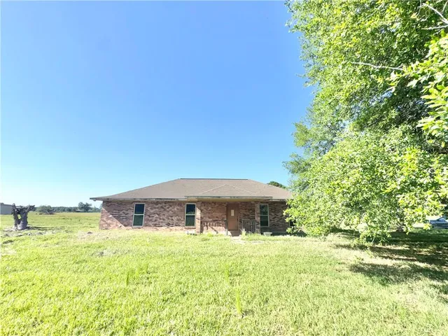 $500,000 | 30900 Highway 1064, Tickfaw, LA 70466