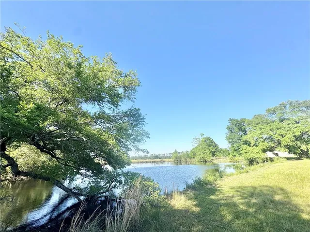 $500,000 | 30900 Highway 1064, Tickfaw, LA 70466