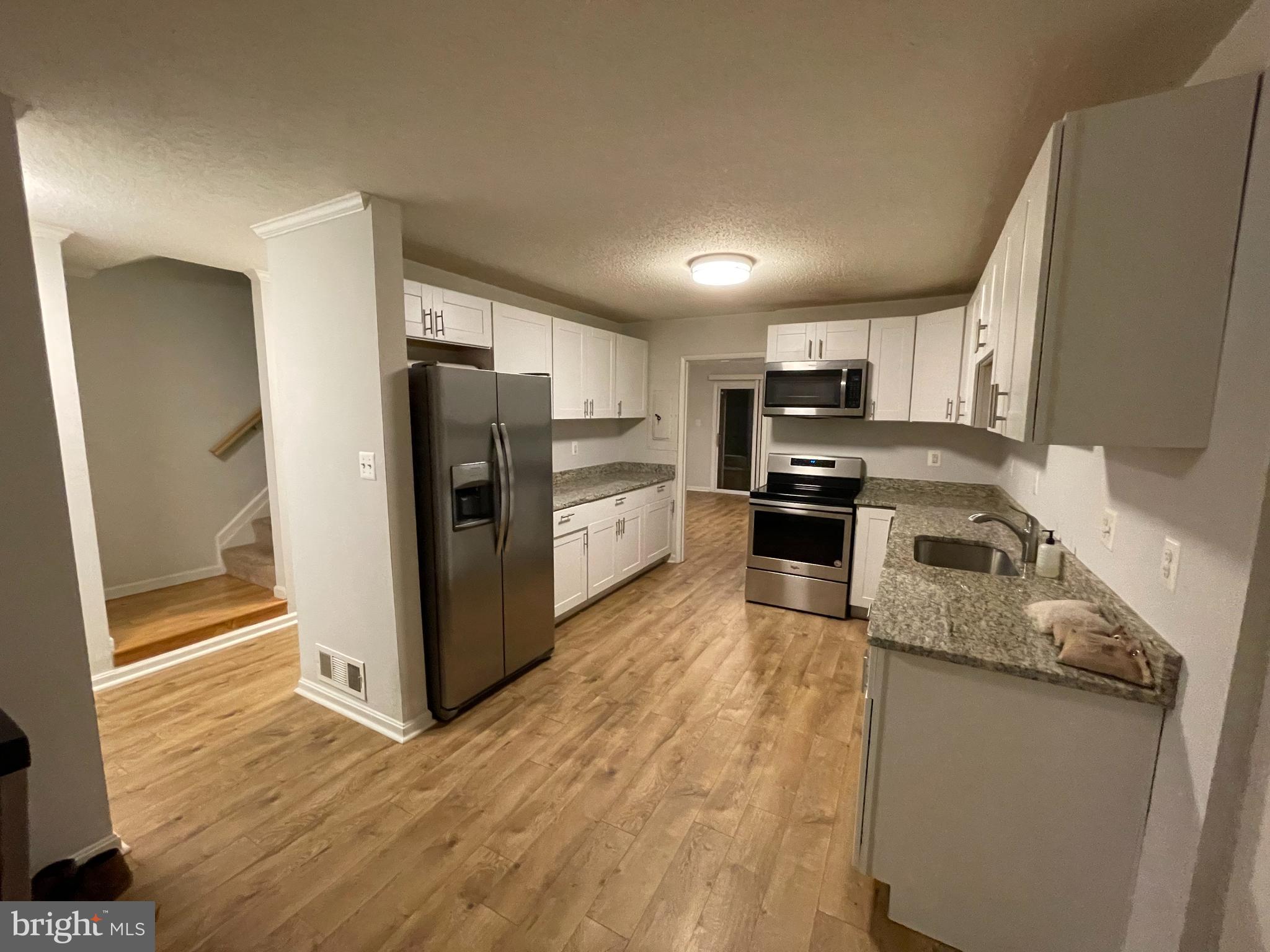 2314 Southgate Square Reston, VA 20191 - Photo 12 of 39 Super Spacious Kitchen