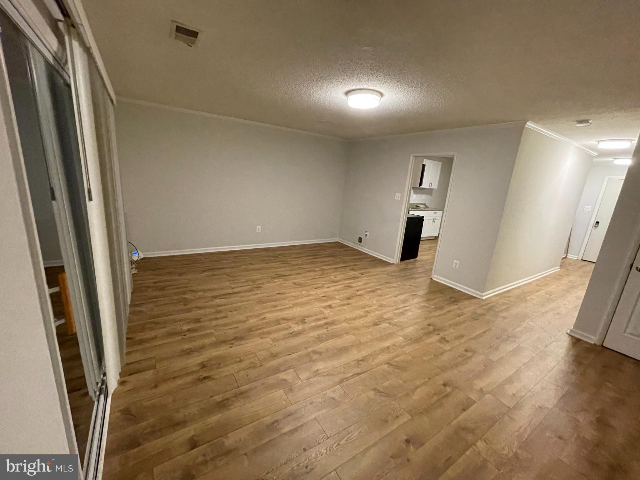 2314 Southgate Square Reston, VA 20191 - Photo 20 of 39 Extra Large Living Room