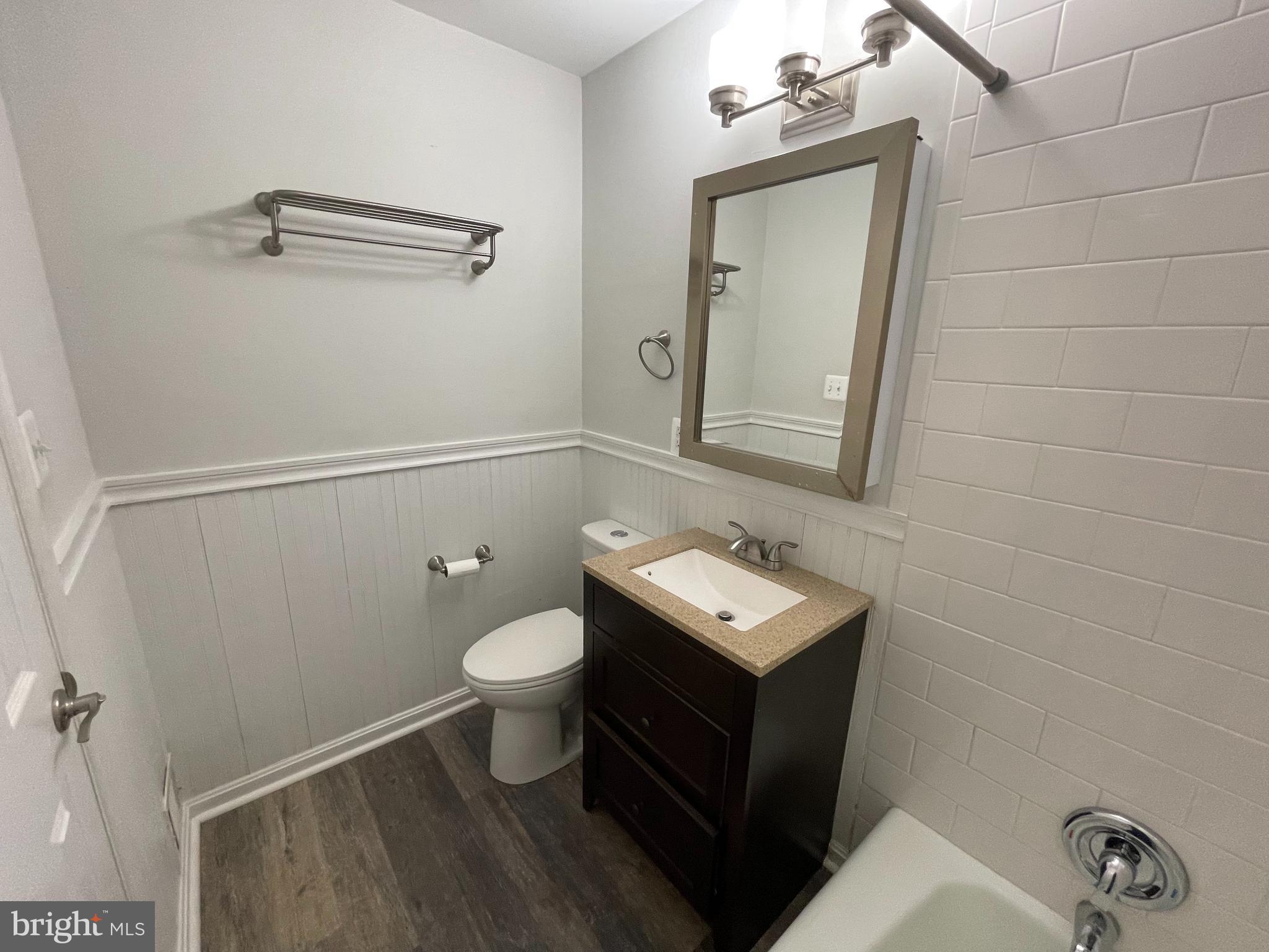 2314 Southgate Square Reston, VA 20191 - Photo 32 of 39 Full Bathroom