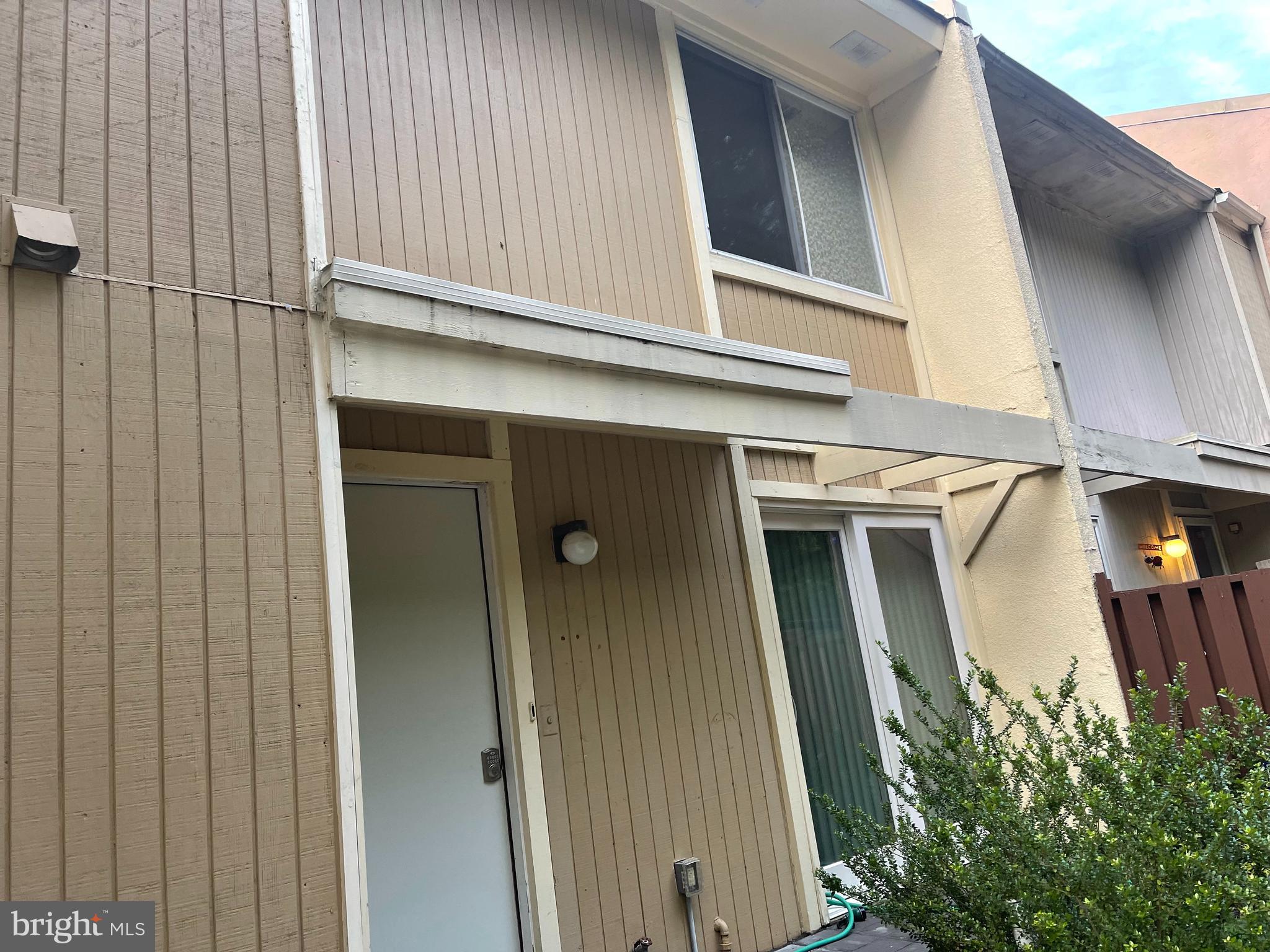 2314 Southgate Square Reston, VA 20191 - Photo 7 of 39 Front Door2