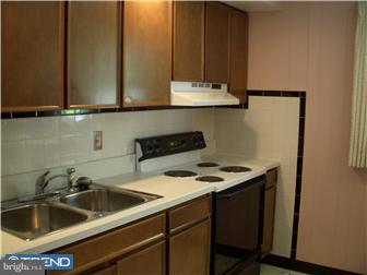 703 Chatham Road Fairless Hills, PA 19030 - Photo 3 of 10 Kitchen