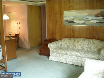 703 Chatham Road Fairless Hills, PA 19030 - Photo 4 of 10 Living Room