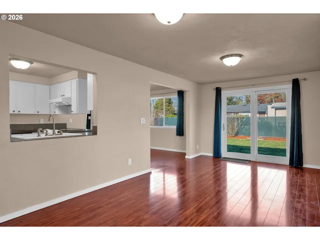 $425,000 | 596 Pinedale Avenue, Springfield, OR 97477