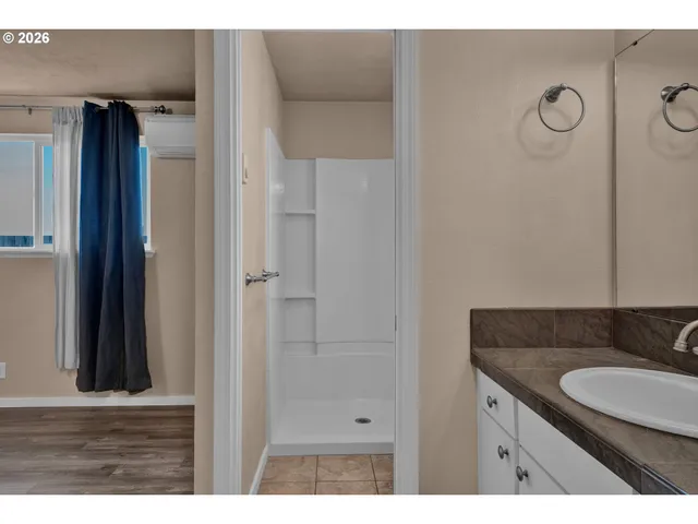 $425,000 | 596 Pinedale Avenue, Springfield, OR 97477