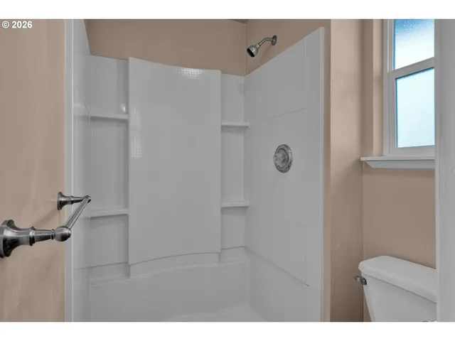 $425,000 | 596 Pinedale Avenue, Springfield, OR 97477