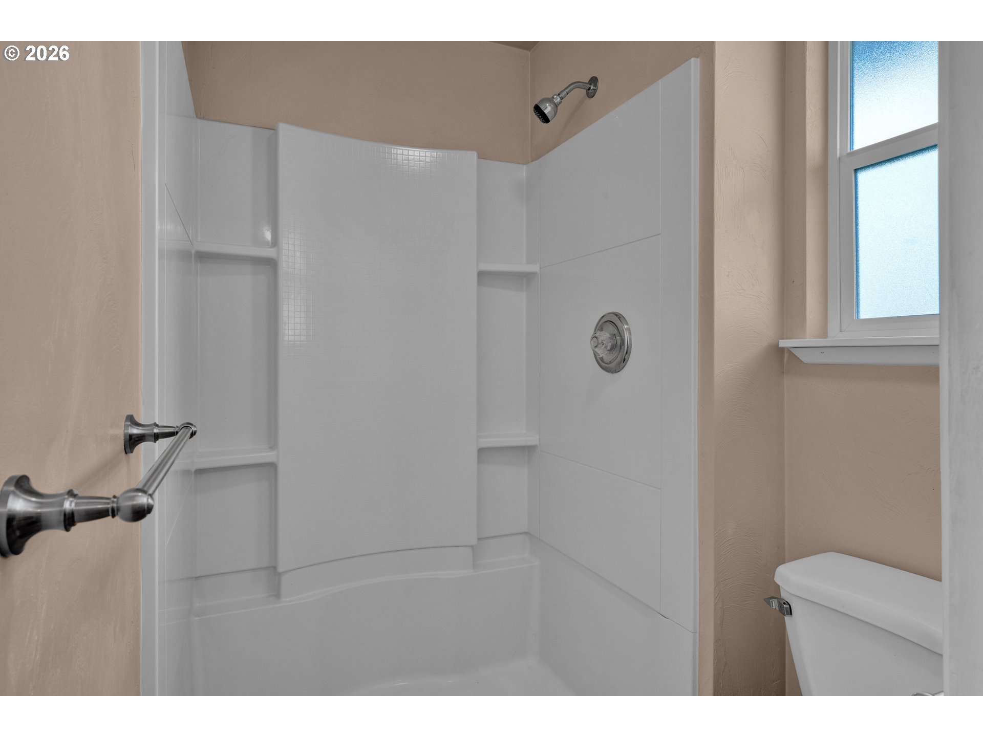 596 Pinedale Avenue Springfield, OR 97477 - Photo 18 of 41 Primary Bedroom