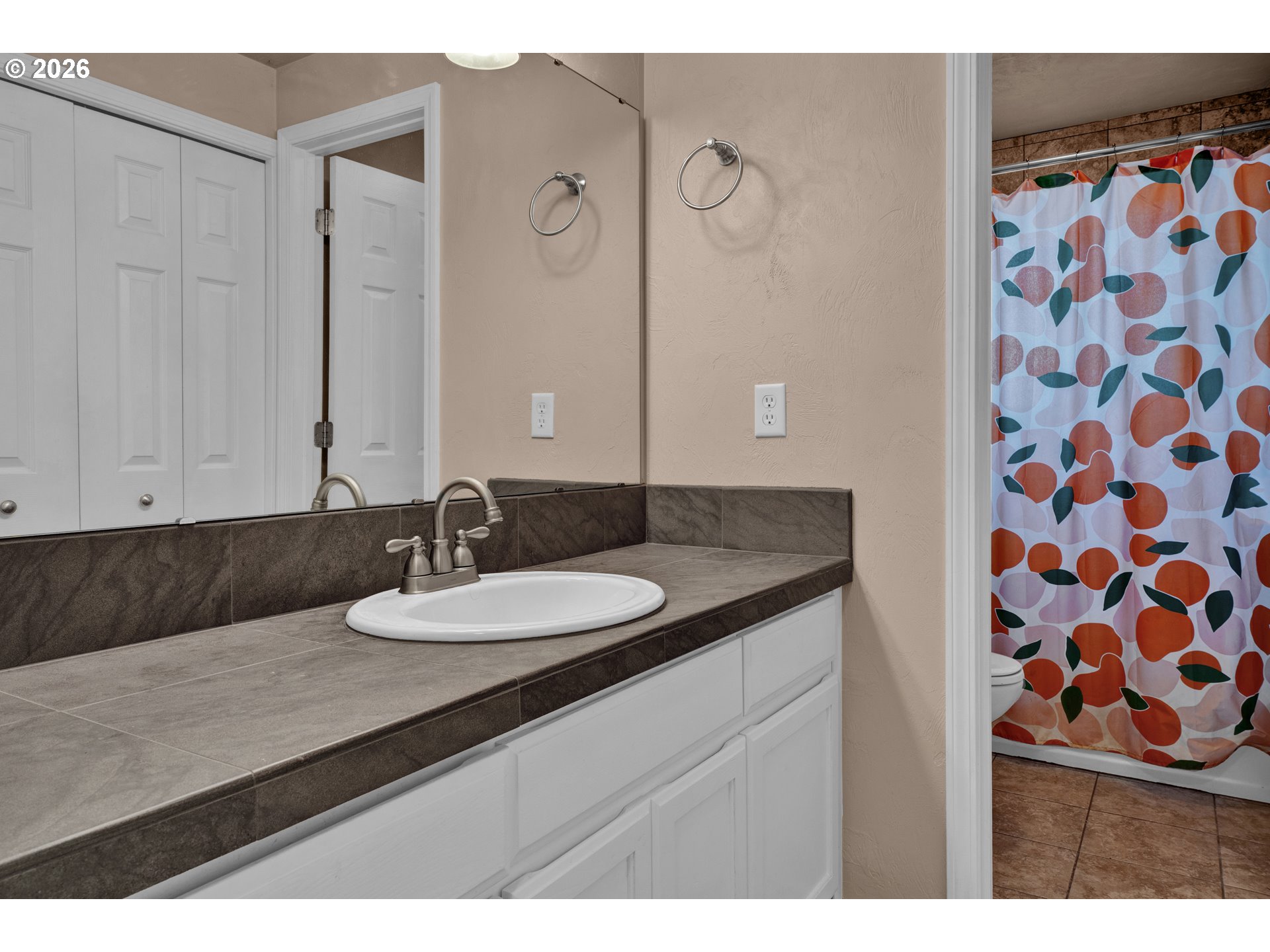 596 Pinedale Avenue Springfield, OR 97477 - Photo 23 of 41 Bathroom