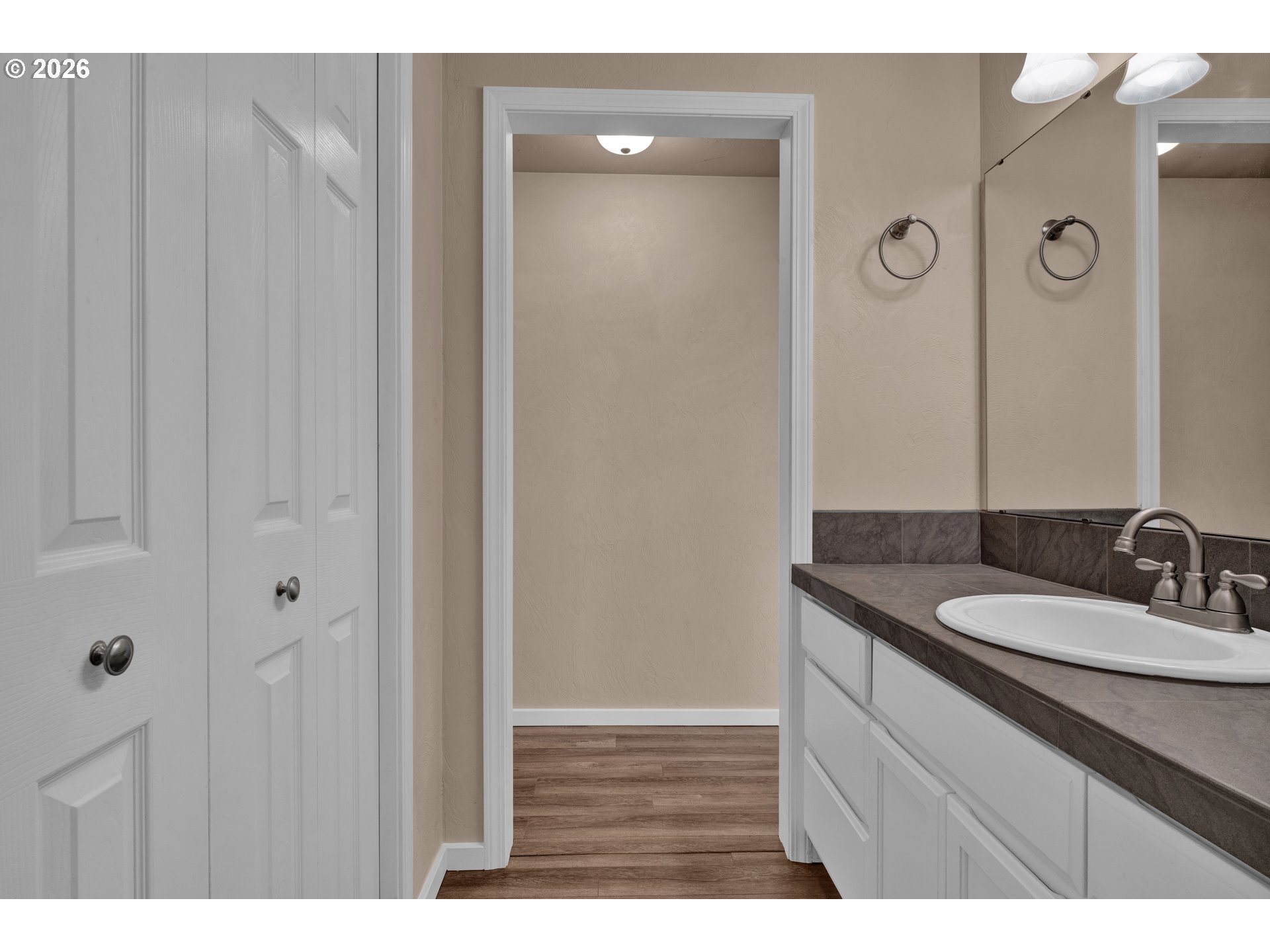 596 Pinedale Avenue Springfield, OR 97477 - Photo 24 of 41 Bathroom