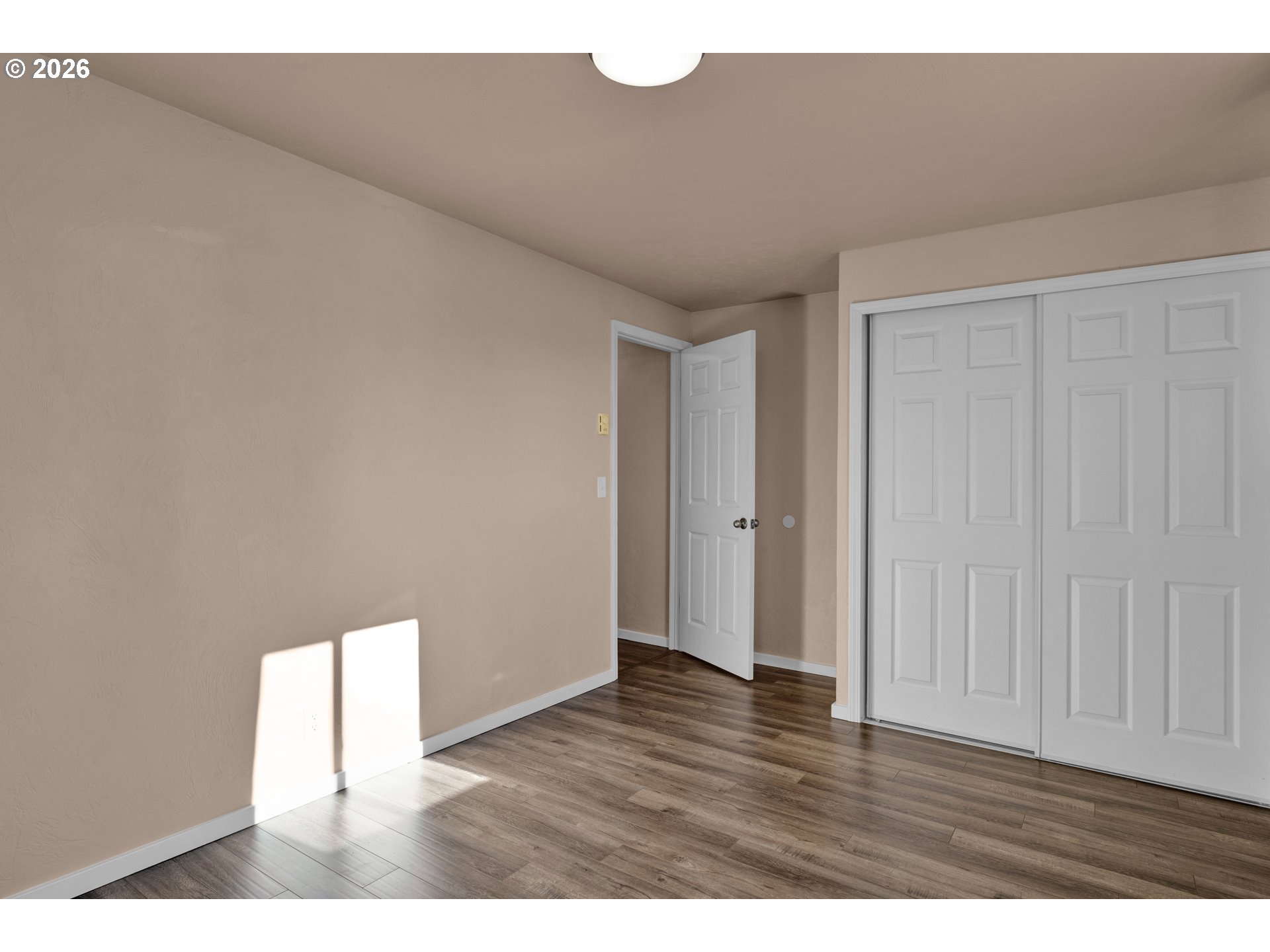 596 Pinedale Avenue Springfield, OR 97477 - Photo 25 of 41 Bedroom