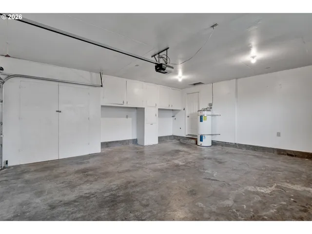 $425,000 | 596 Pinedale Avenue, Springfield, OR 97477