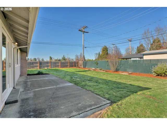 $425,000 | 596 Pinedale Avenue, Springfield, OR 97477