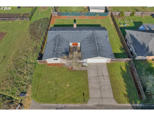 $425,000 | 596 Pinedale Avenue, Springfield, OR 97477