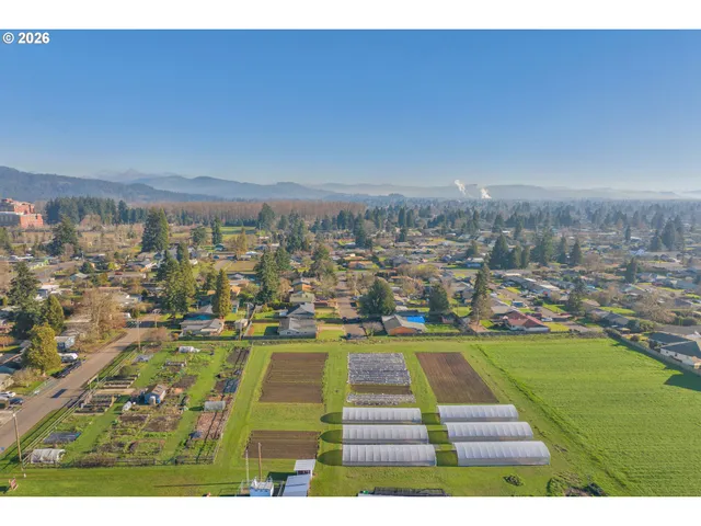 $425,000 | 596 Pinedale Avenue, Springfield, OR 97477