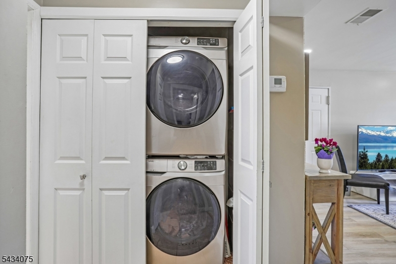 272 Walnut Street, Unit 6D Newark, NJ 07105 - Photo 16 of 24