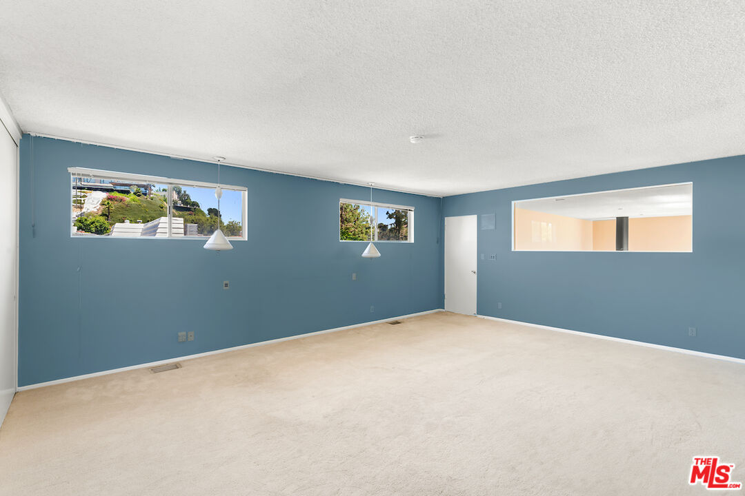 11343 Chalon Road Los Angeles, CA 90049 - Photo 29 of 45 Gallery Image 29