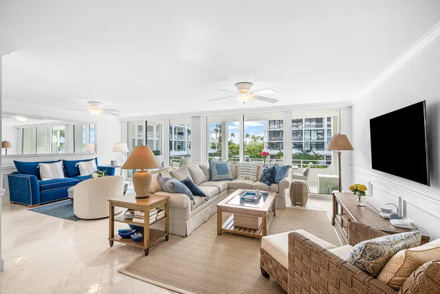 $1,595,000 | 2784 South Ocean Boulevard, Unit 104N, Palm Beach, FL 33480