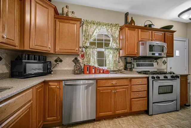 $205,000 | 2006 West 4th Place, Gary, IN 46404