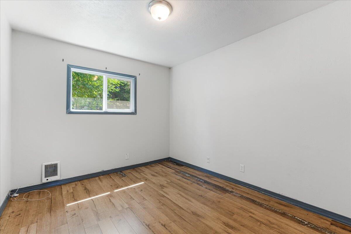 515 Southeast 4th Street Bend, OR 97702 - Photo 10 of 19 bedroom 1
