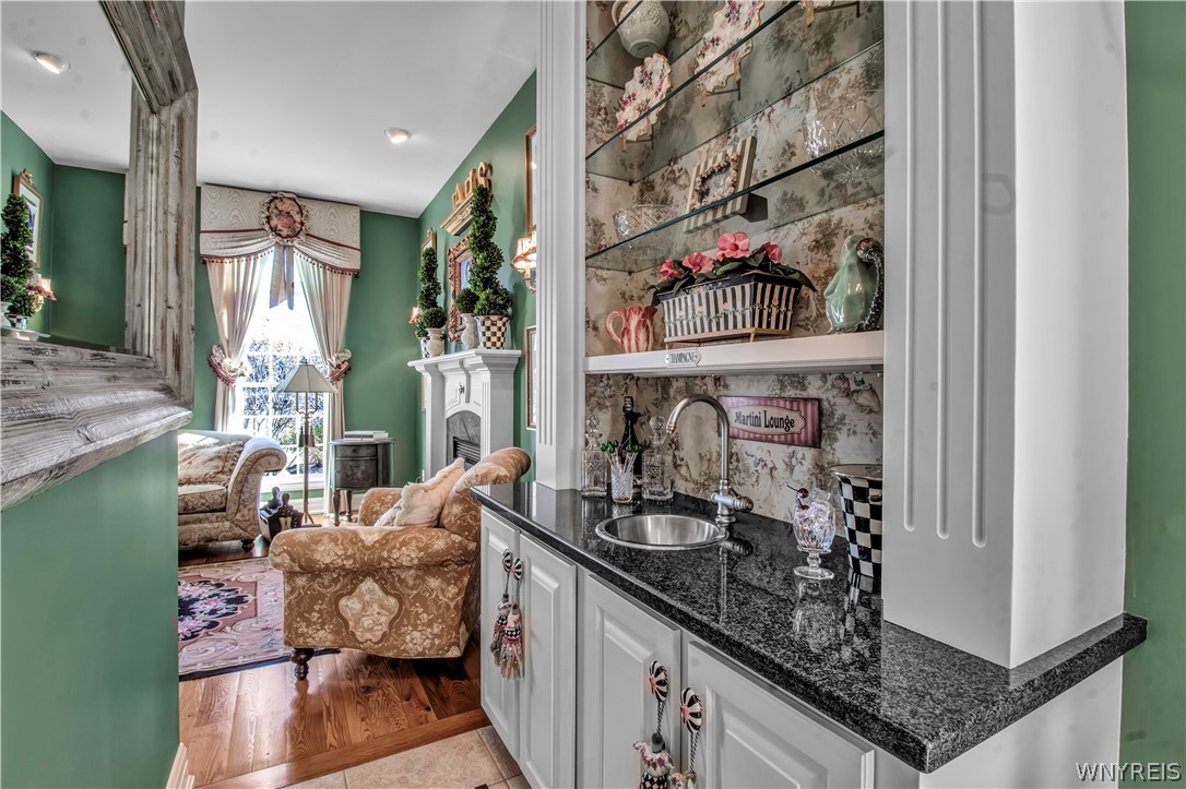 9590 Cobblestone Drive Clarence, NY 14031 - Photo 13 of 42 First floor wet bar