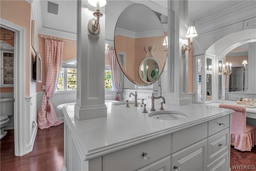 9590 Cobblestone Drive Clarence, NY 14031 - Photo 17 of 42 Double sinks and soaking tub