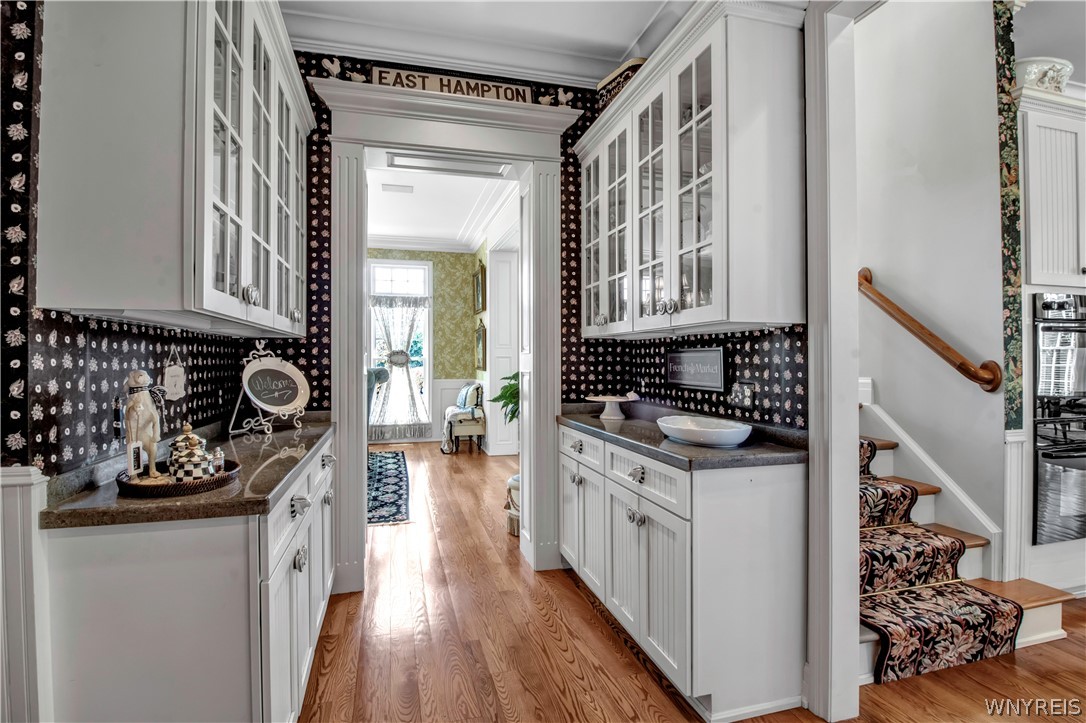 9590 Cobblestone Drive Clarence, NY 14031 - Photo 9 of 42 Butler's pantry