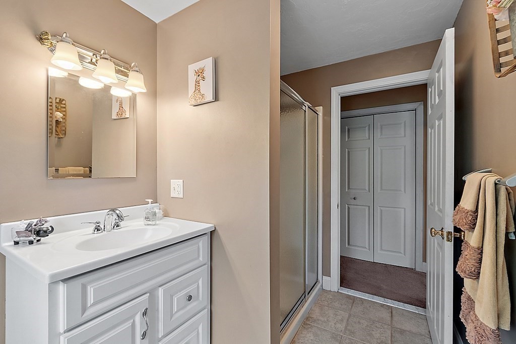 65 Whipple Road Billerica, MA 01821 - Photo 23 of 37