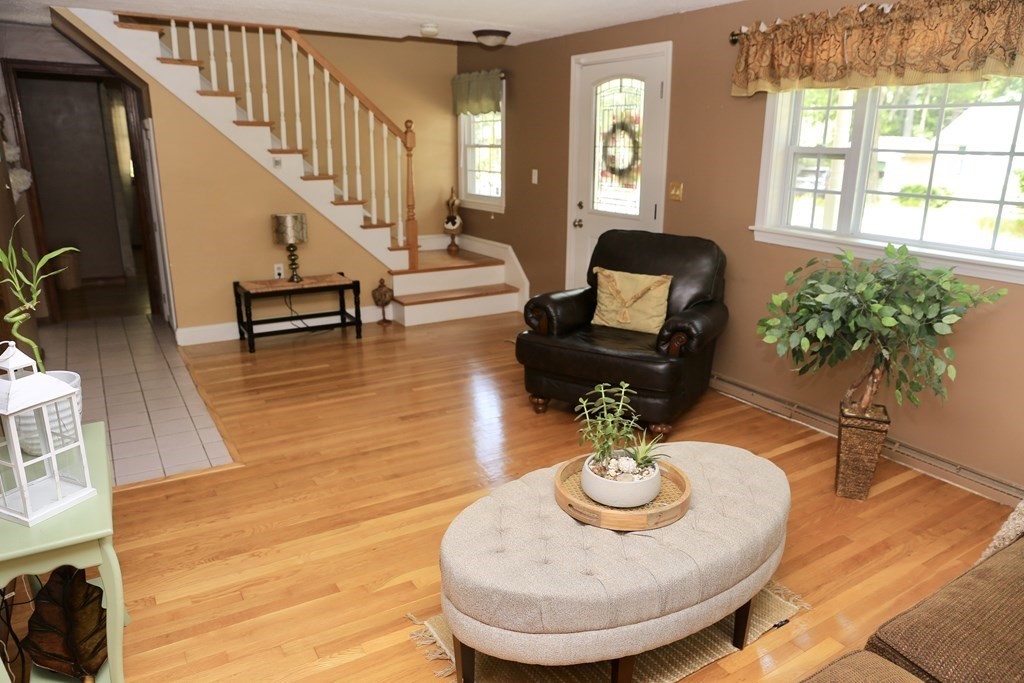 65 Whipple Road Billerica, MA 01821 - Photo 5 of 37