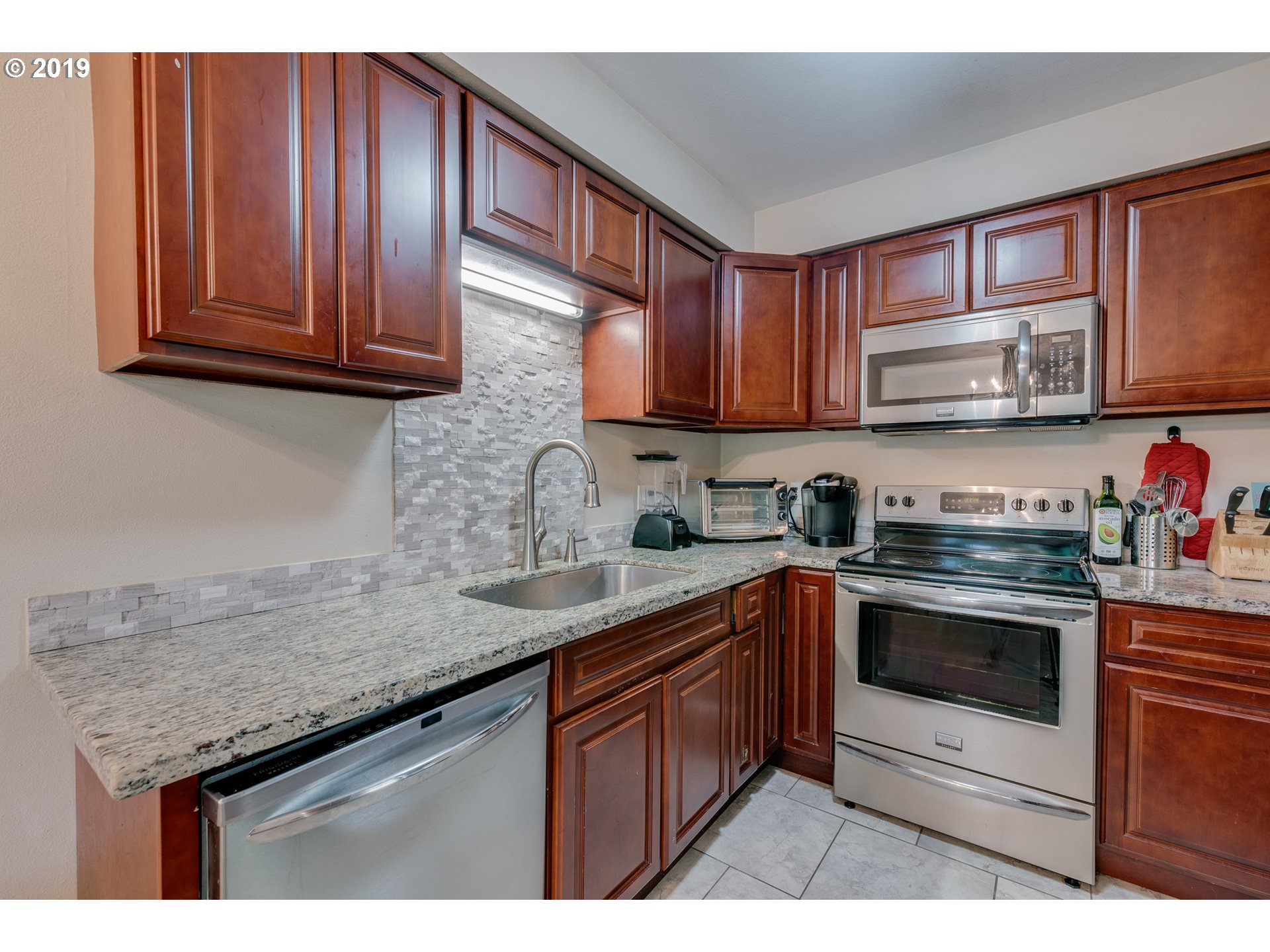 13155 Southwest Allen Boulevard, Unit 4 Beaverton, OR 97005 - Photo 11 of 25