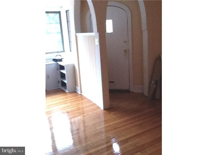 252 Maypole Road Upper Darby, PA 19082 - Photo 4 of 18 Foyer