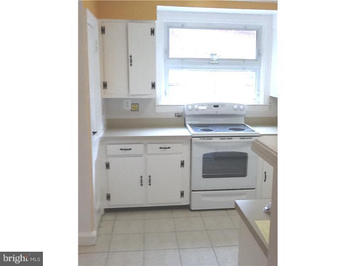 252 Maypole Road Upper Darby, PA 19082 - Photo 6 of 18 Kitchen