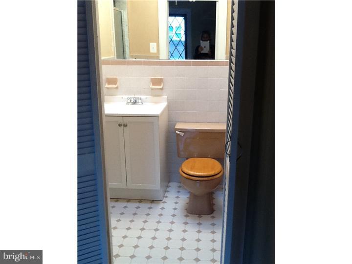 252 Maypole Road Upper Darby, PA 19082 - Photo 10 of 18 Master Bathroom