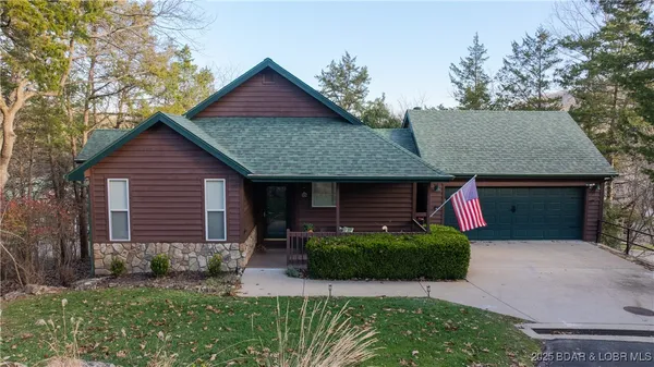 $429,000 | 306 Green Trails Court, Camdenton, MO 65020