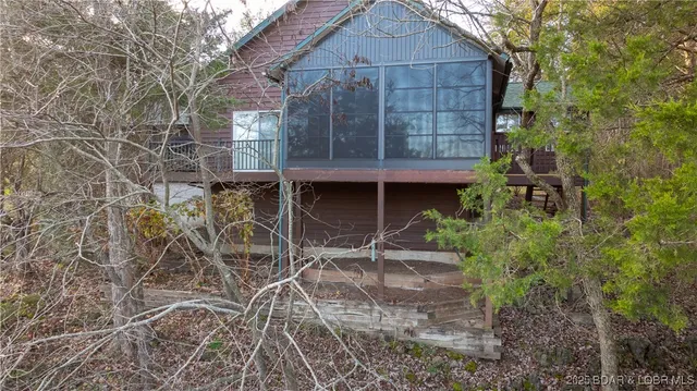 $429,000 | 306 Green Trails Court, Camdenton, MO 65020