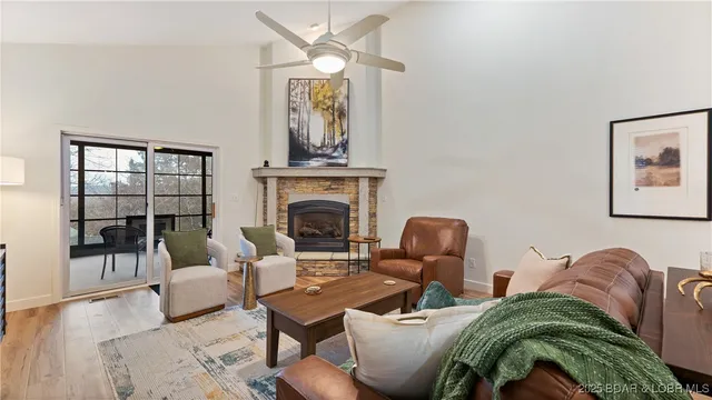 $429,000 | 306 Green Trails Court, Camdenton, MO 65020