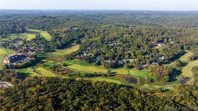 $429,000 | 306 Green Trails Court, Camdenton, MO 65020