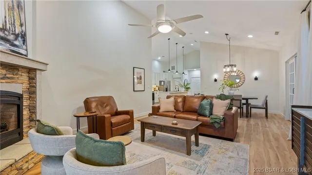 $429,000 | 306 Green Trails Court, Camdenton, MO 65020