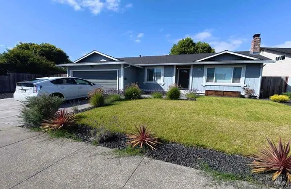 $849,000 | 1120 Santa Clara Lane, Petaluma, CA 94954