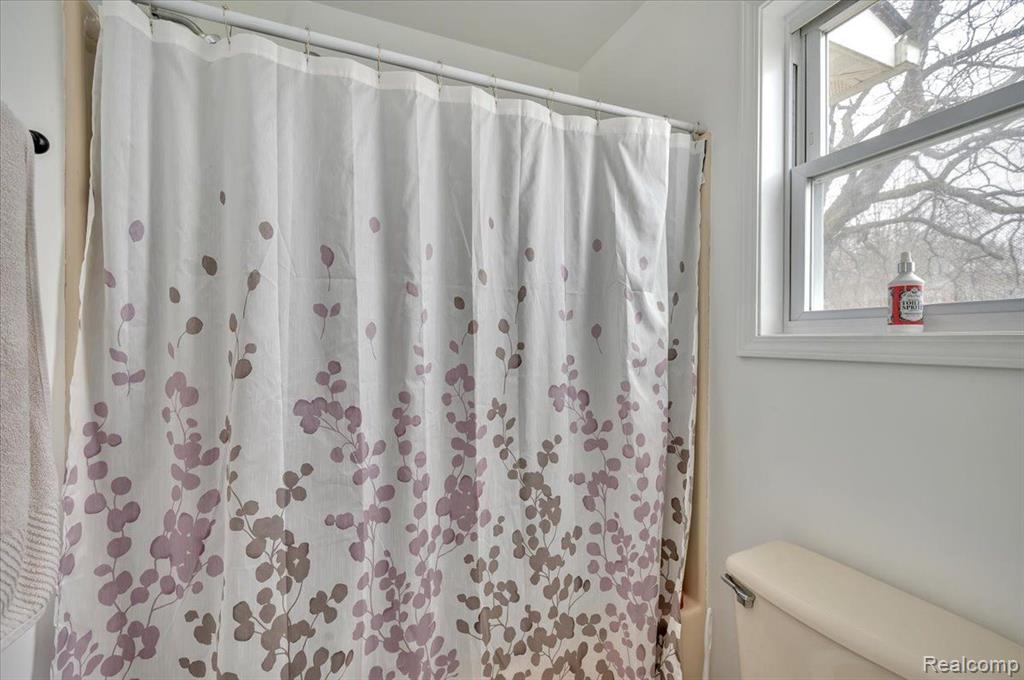 3032 Oak Grove Road North Branch, MI 48461 - Photo 9 of 18 Gallery Image 9