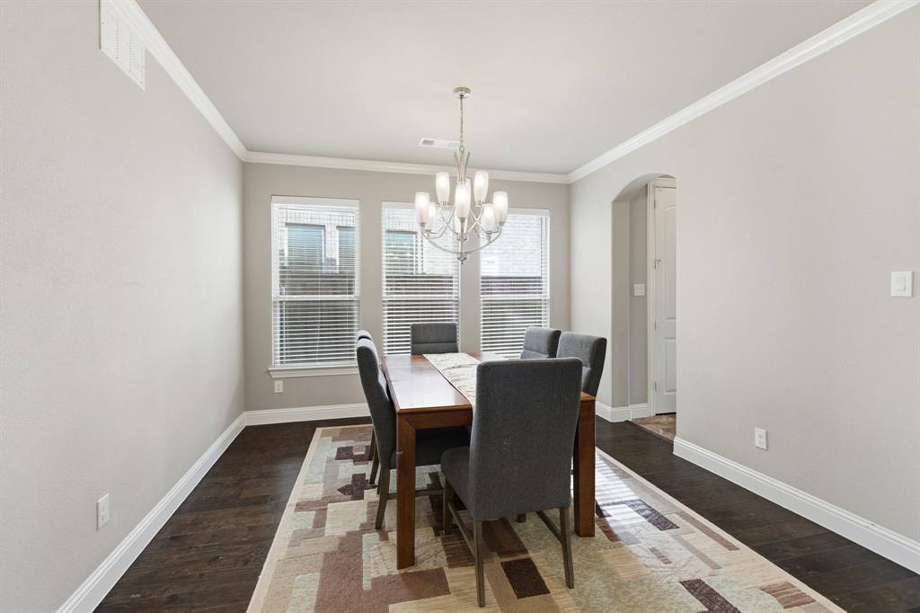 7452 Reverchon Drive Irving, TX 75063 - Photo 6 of 40