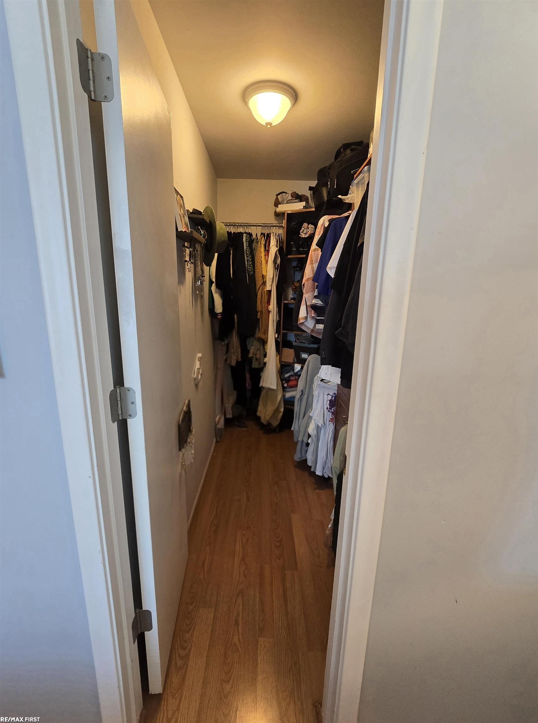 2837 Corinthia Drive Rochester, MI 48309 - Photo 16 of 33 Walk in closet