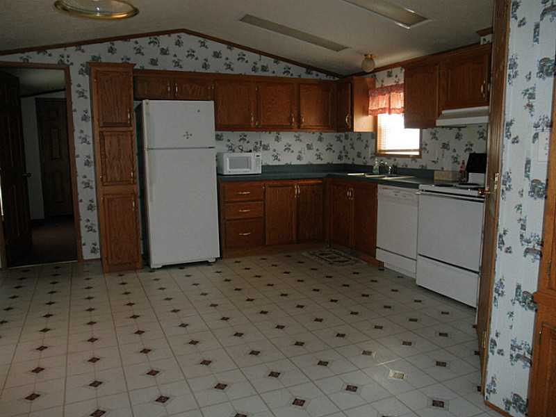 13 Sandra Circle Coventry, RI 02816 - Photo 4 of 12 Kitchen.