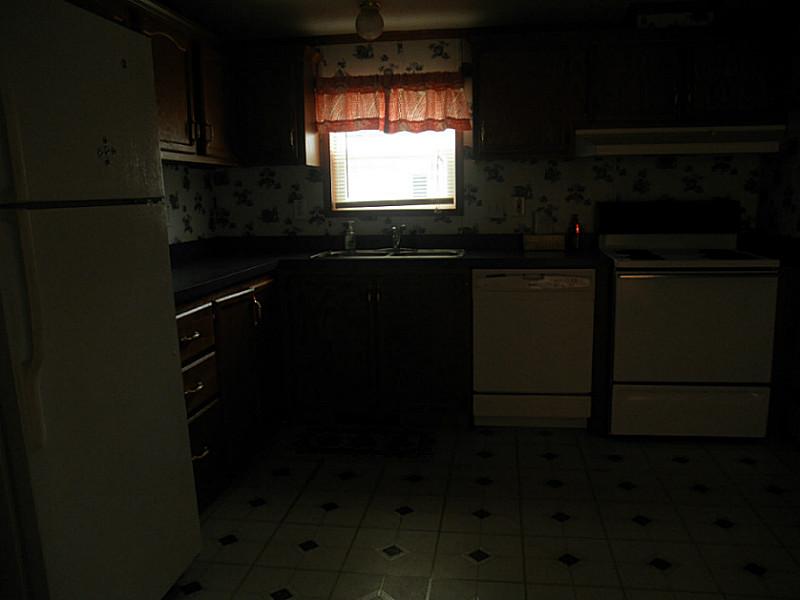 13 Sandra Circle Coventry, RI 02816 - Photo 6 of 12 Kitchen.