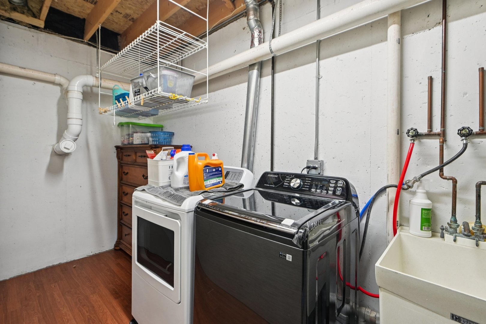 16385 Celtic Circle Manhattan, IL 60442 - Photo 34 of 49 a utility room with dryer and washer