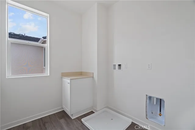 a view of a back yard of the house